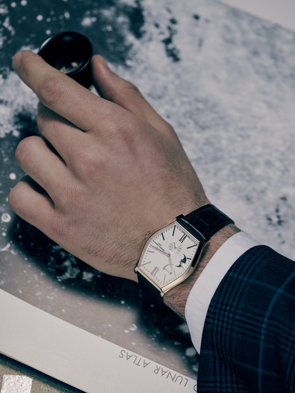 Other view - Lifestyle product photo - Watch - Malte moon phase - 42 x 36.7 mm Pink Gold with Alligator leather strap