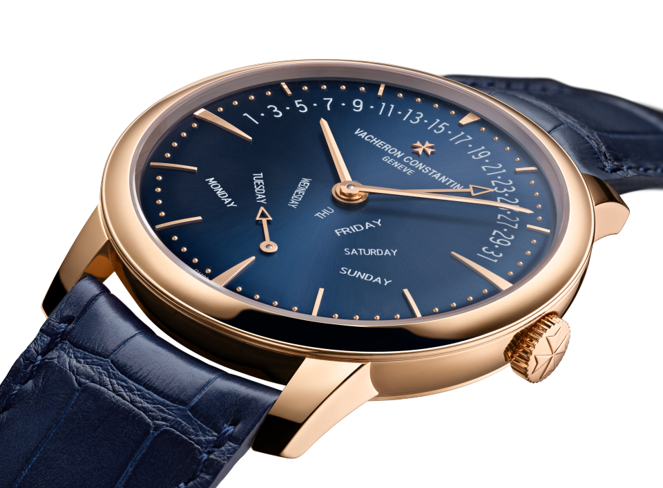 Other view - Ambiance product photo - Watch - Patrimony retrograde day-date - 42.5 mm Pink Gold with Alligator leather strap