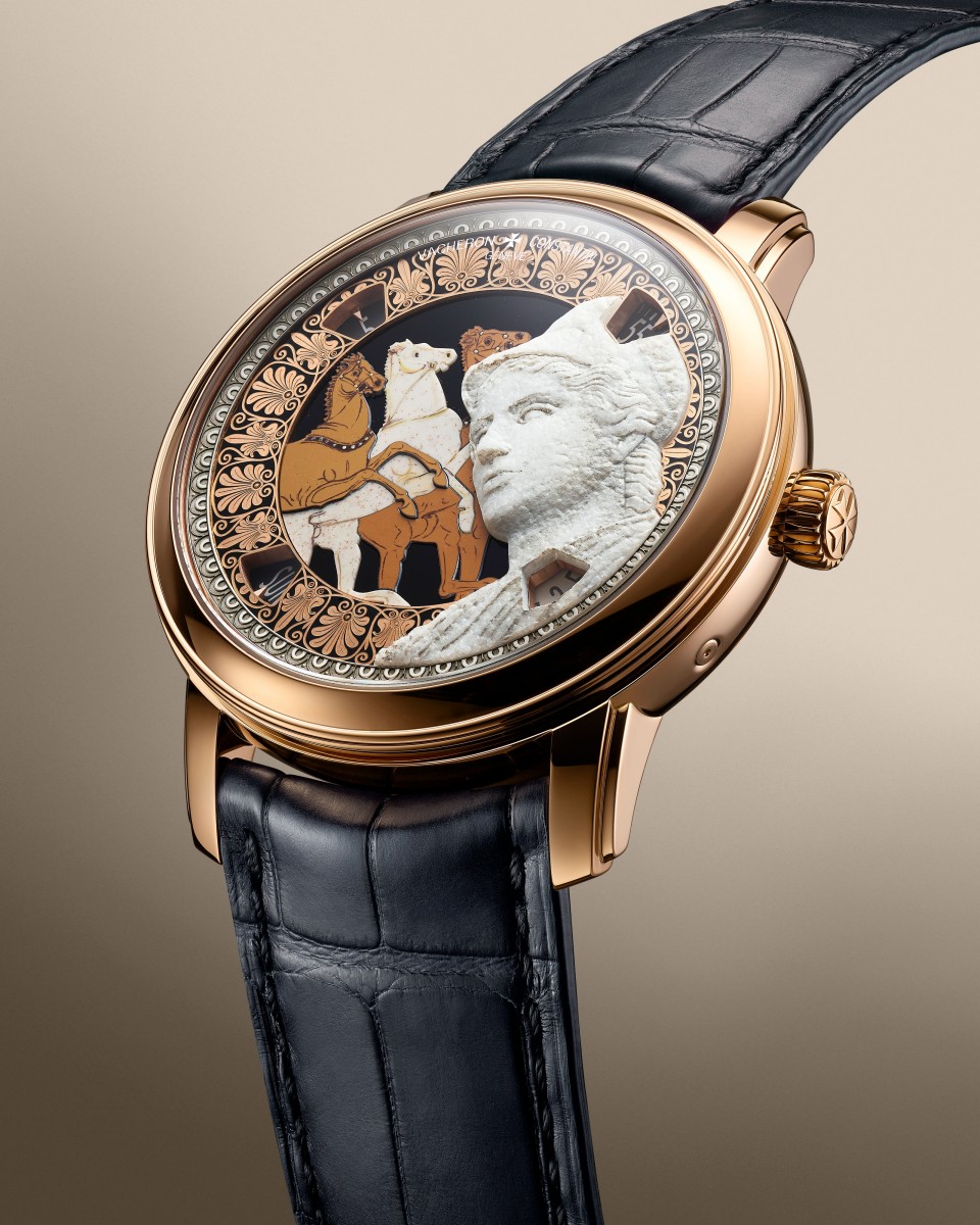 3/4 view - Packshot - Watch - Métiers d'Art Tribute to great civilisations - Athéna de Velletri - 42 mm Pink Gold with Alligator leather strap