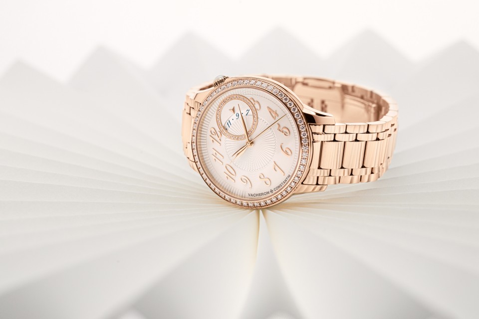 Other view - Lifestyle product photo - Watch - Égérie self-winding - 35 mm Pink Gold with 18K pink gold strap