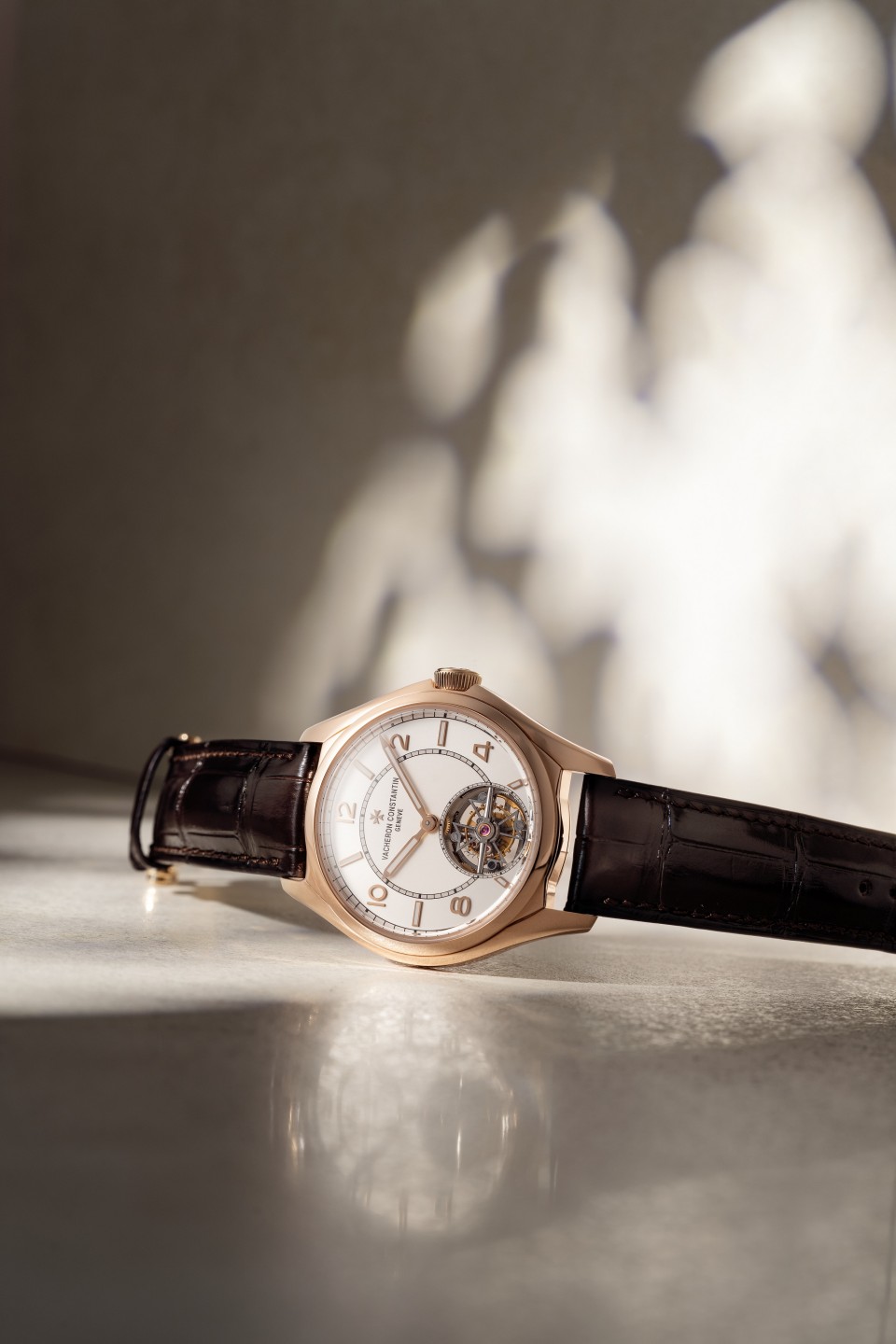 Other view - Lifestyle product photo - Watch - Fiftysix tourbillon - 41 mm Pink Gold with Alligator leather strap