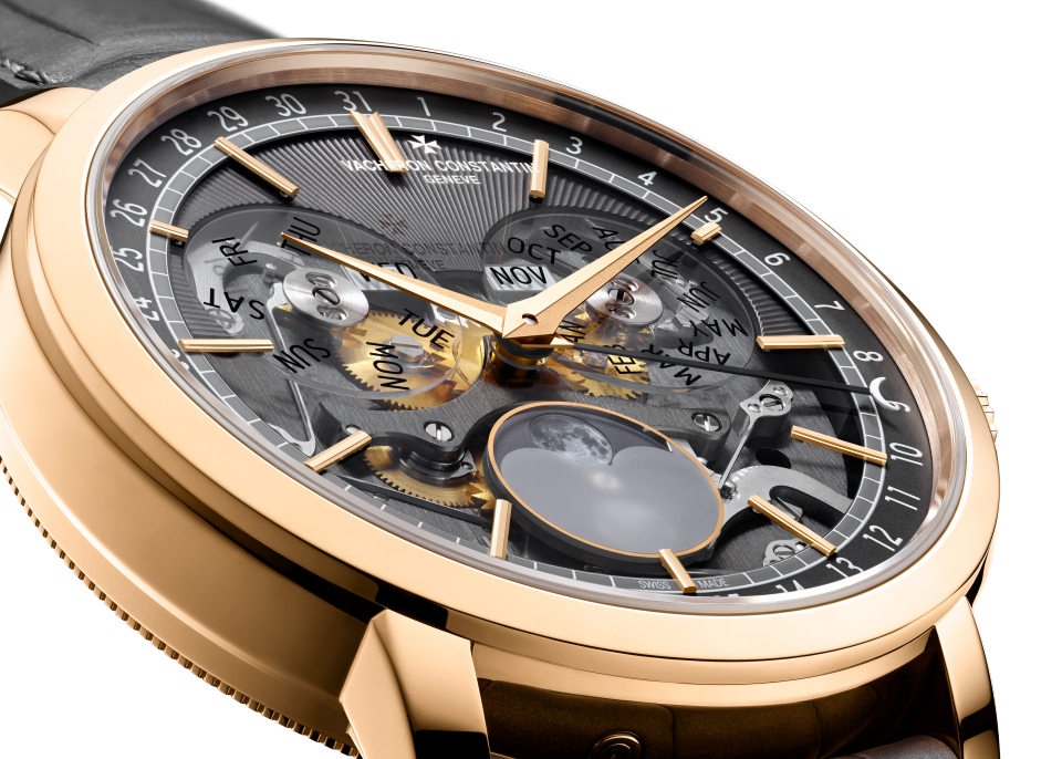3/4 view - Packshot - Watch - Traditionnelle complete calendar openface - 41 mm Pink Gold with Alligator leather strap