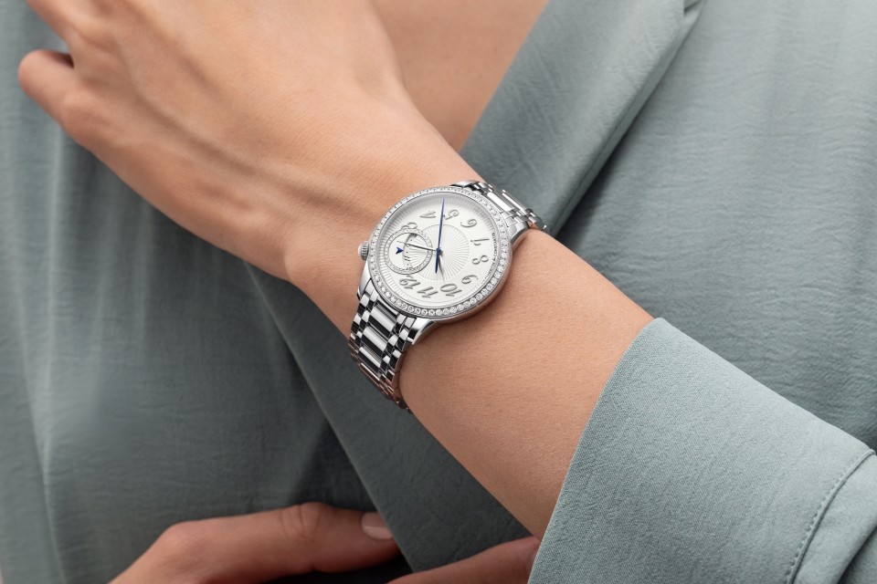 Other view - Lifestyle product photo - Watch - Egérie self-winding - 35 mm Steel with Stainless steel strap