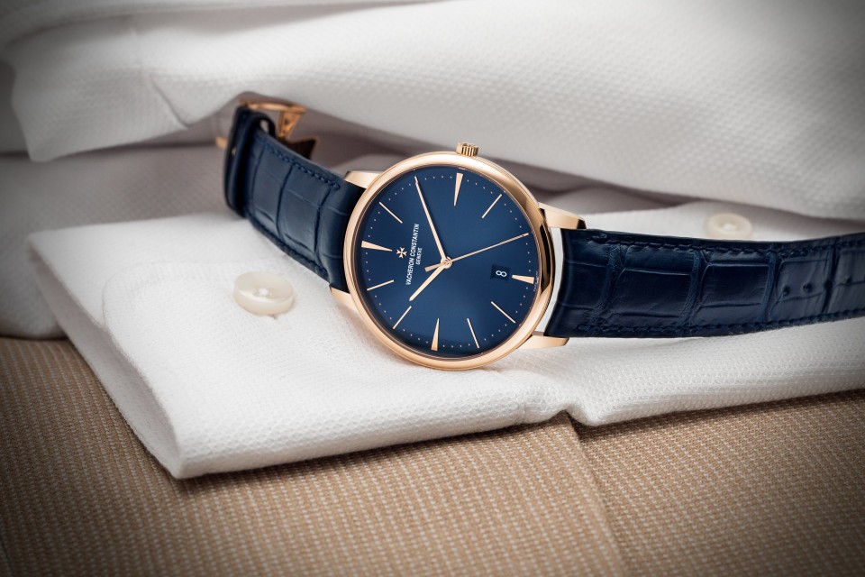 Other view - Lifestyle product photo - Watch - Patrimony self-winding - 40 mm Pink Gold with Alligator leather strap