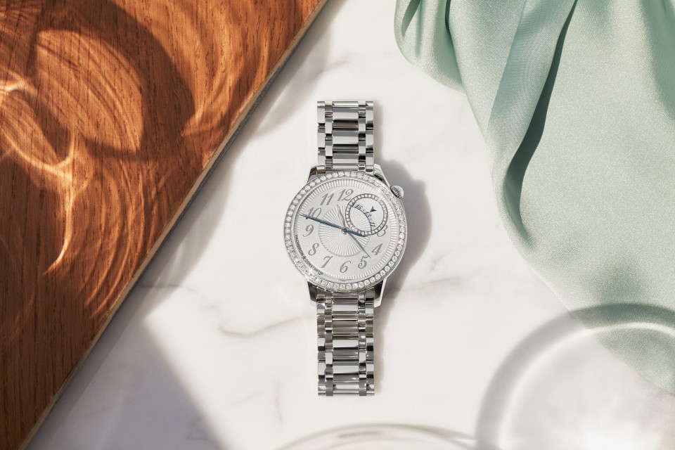 Other view - Lifestyle product photo - Watch - Egérie self-winding - 35 mm Steel with Stainless steel strap