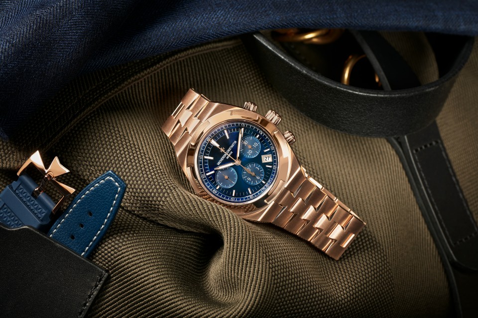 Other view - Lifestyle product photo - Watch - Overseas chronograph - 42.5 mm Pink Gold with 18K pink gold, Rubber, Grained calfskin leather straps