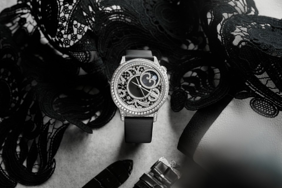 Other view - Lifestyle product photo - Watch - Égérie Creative Edition - 37 mm White Gold with Alligator leather, Satin-effect calfskin leather straps