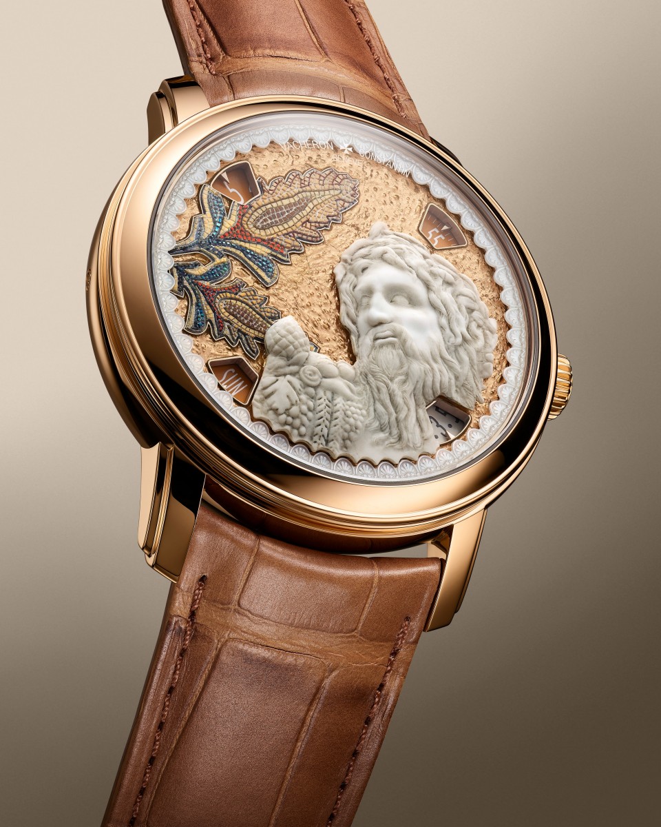 3/4 view - Packshot - Watch - Métiers d'Art Tribute to great civilisations - Tibre de l’Iseum Campense - 42 mm Pink Gold with Alligator leather strap