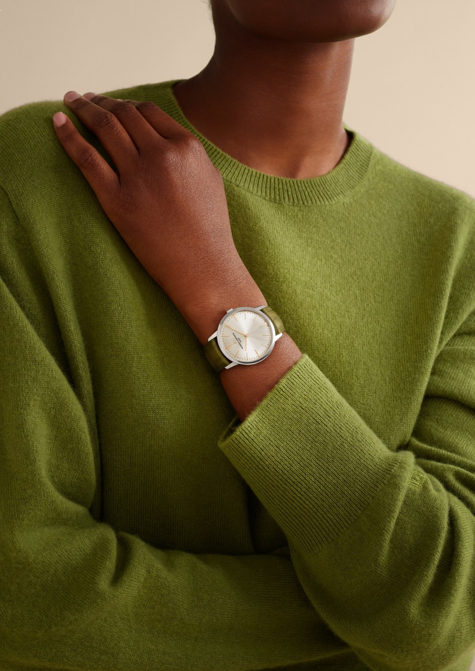  - Lifestyle product photo - Watch - Patrimony manual-winding - 39 mm White Gold with Alligator leather strap