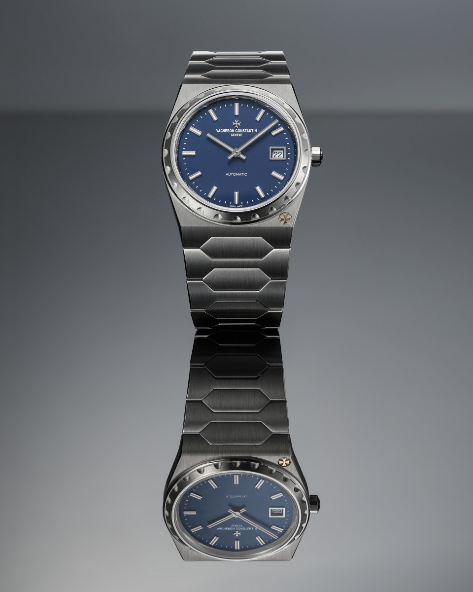 Alternative view - Lifestyle product photo - Watch - Historiques 222 - 37 mm Steel with Stainless steel strap