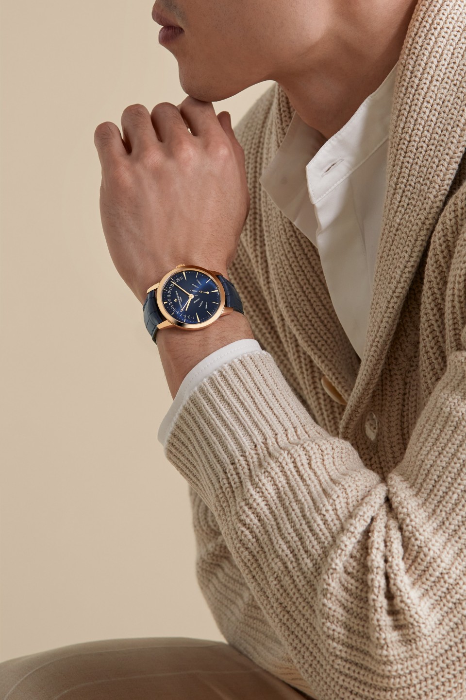  - Lifestyle product photo - Watch - Patrimony retrograde day-date - 42.5 mm Pink Gold with Alligator leather strap