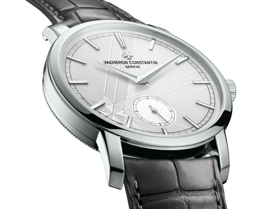 3/4 view - Packshot - Watch - Traditionnelle manual-winding - 38 mm Platinum with Alligator leather strap