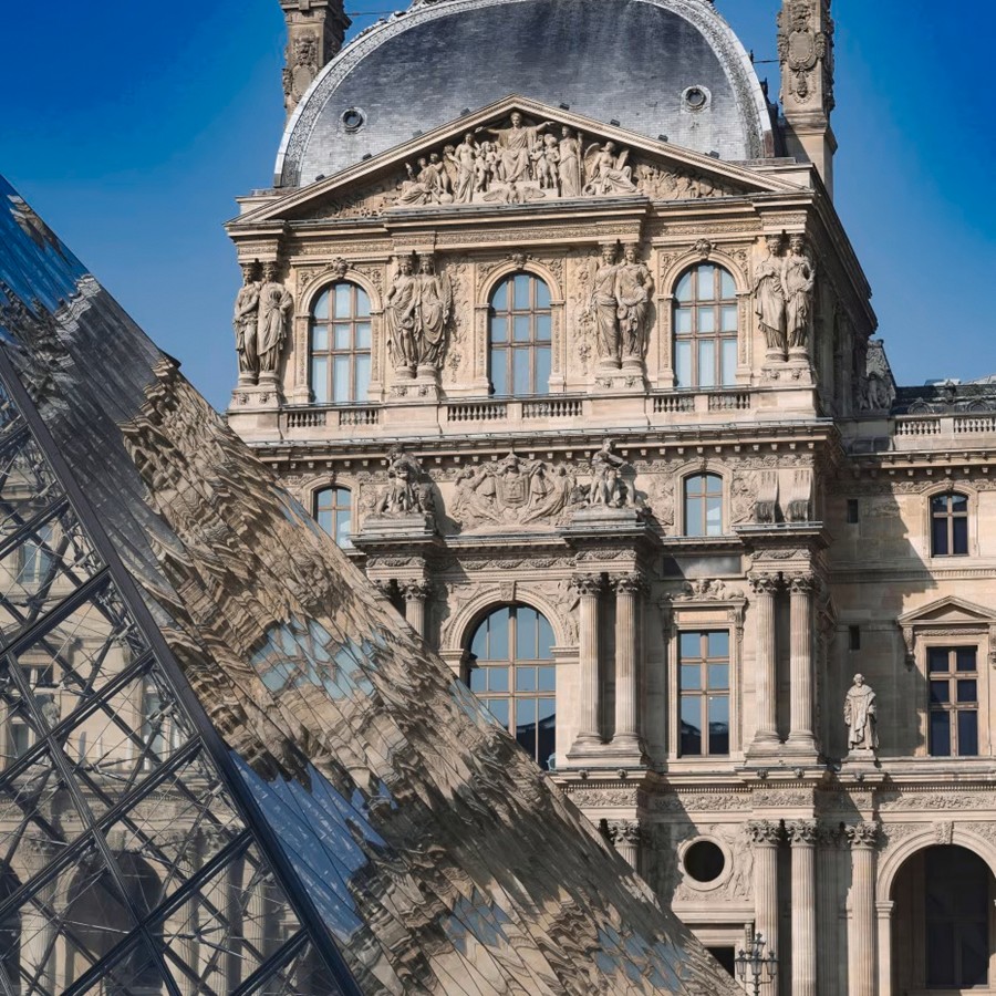 Image illustrating the museum "Le Louvre" 