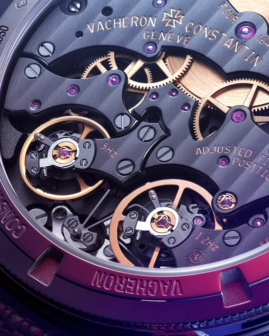Zoomed-in view of the Traditionnelle Twin Beat perpetual calendar watch case.