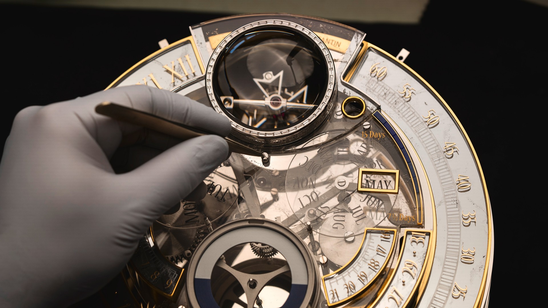 Image illustrating a tool that works on the dial 