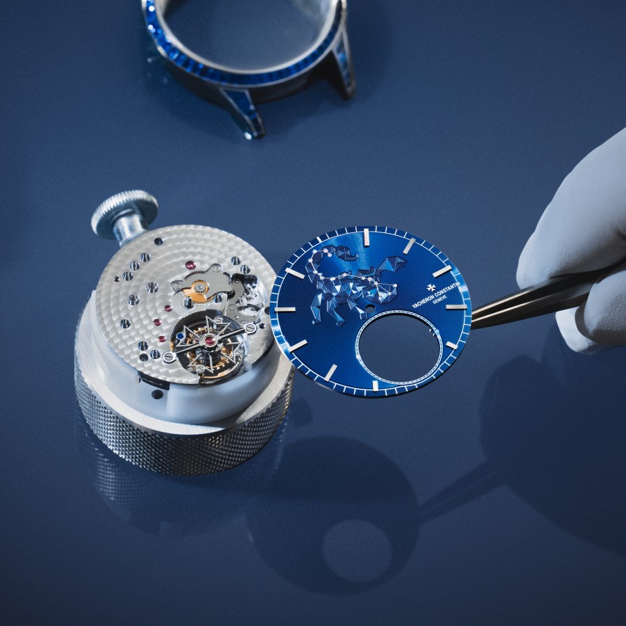 Close view of an open mechanism